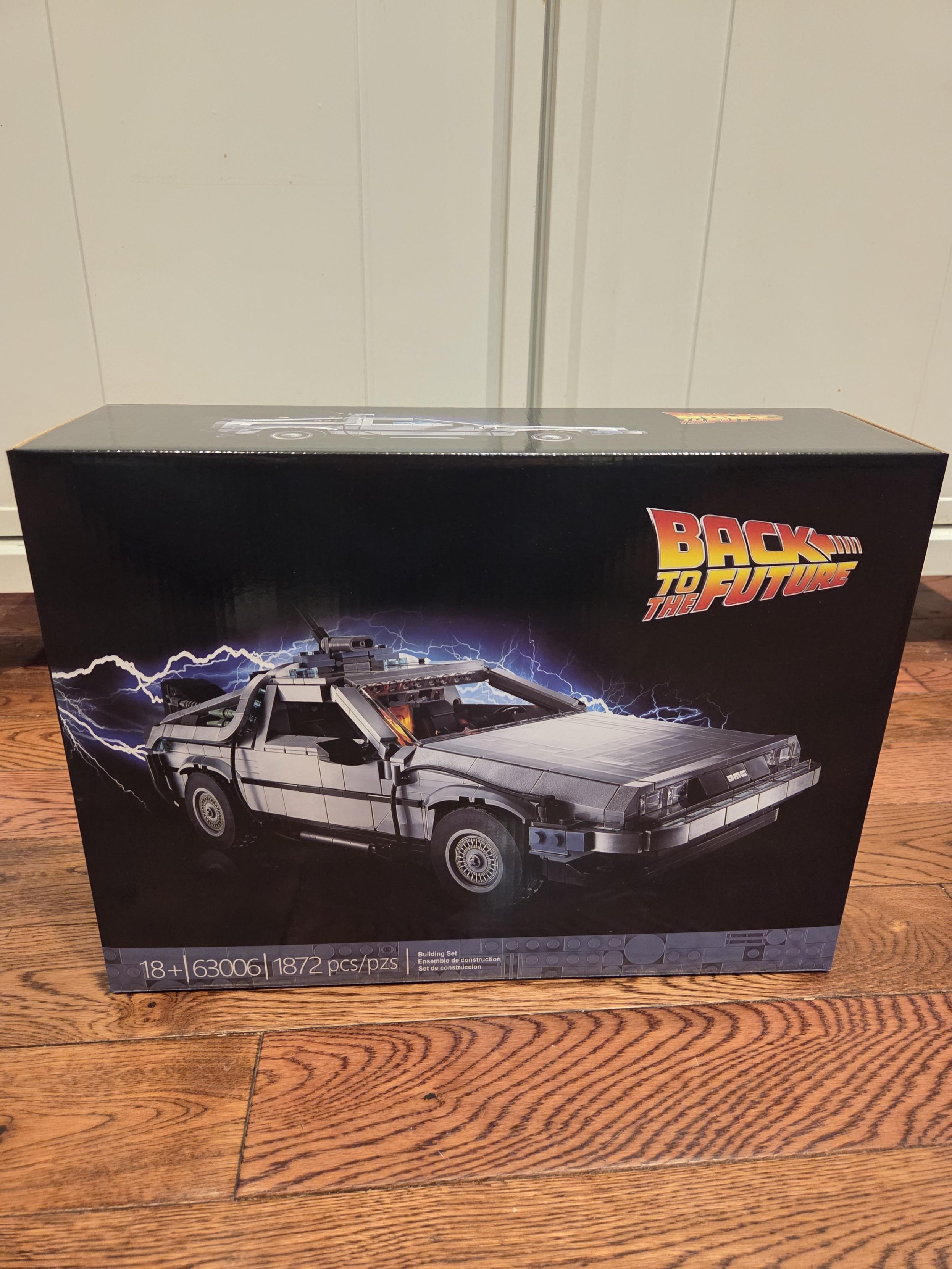 Back to the Future Time Machine - 1872 Pieces - 10300