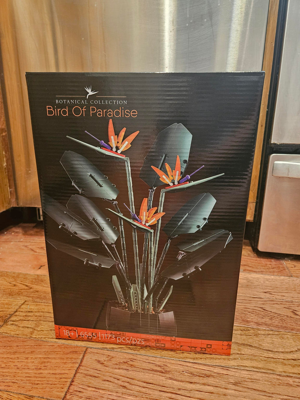 Birds of Paradise - 1173 Pieces - 10289