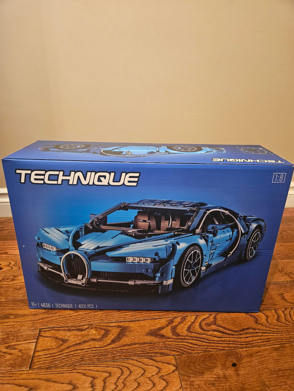 Bugatti Chiron Car - 3599 Pieces - 42083