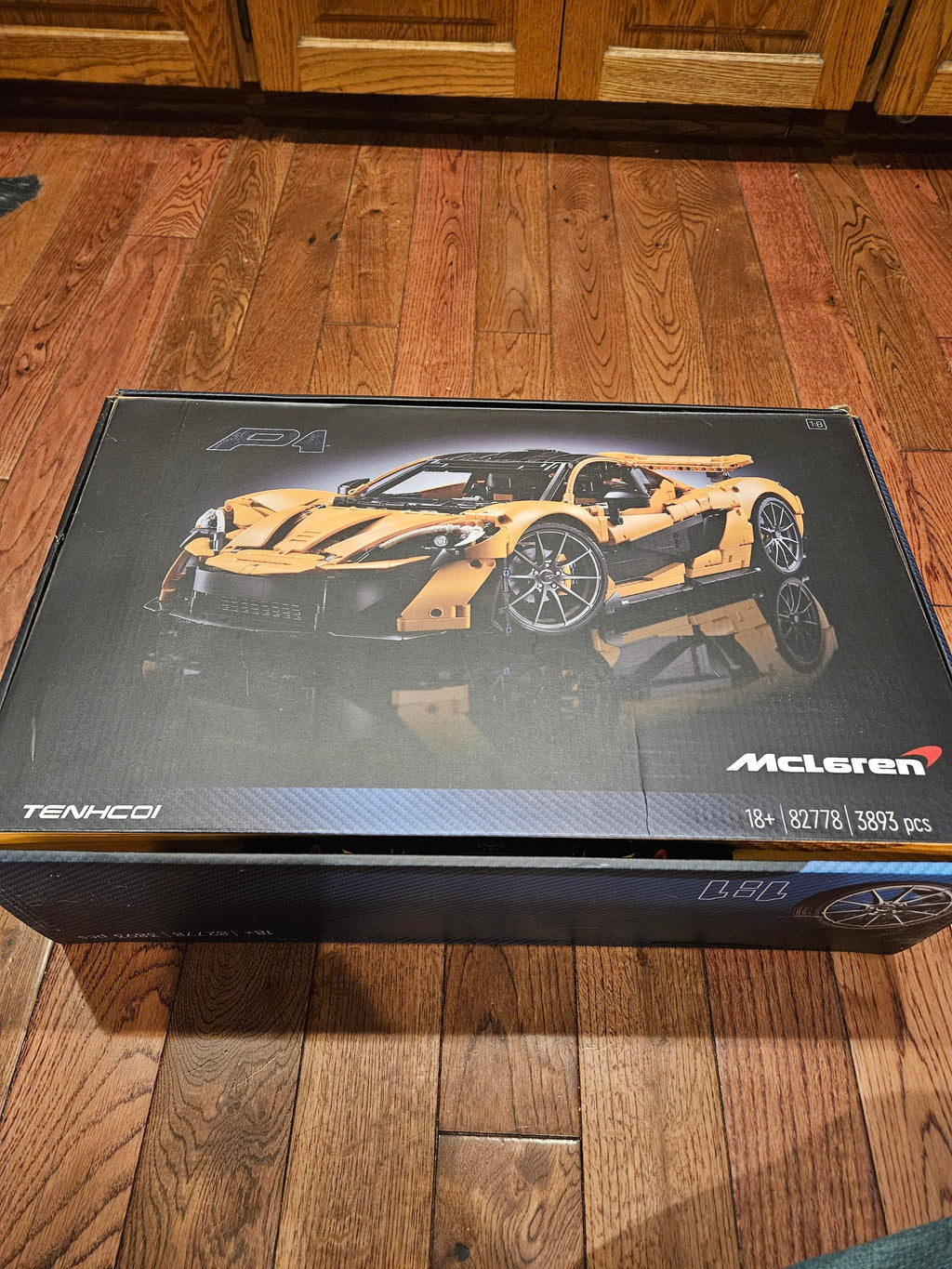 McLaren Formula 1 Race Car - 1432 Pieces - 42141
