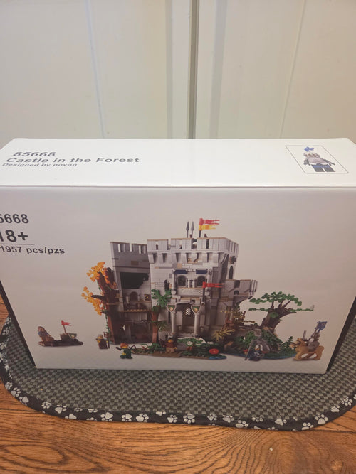 Castle in the Forest - 1973 Pieces - 910001