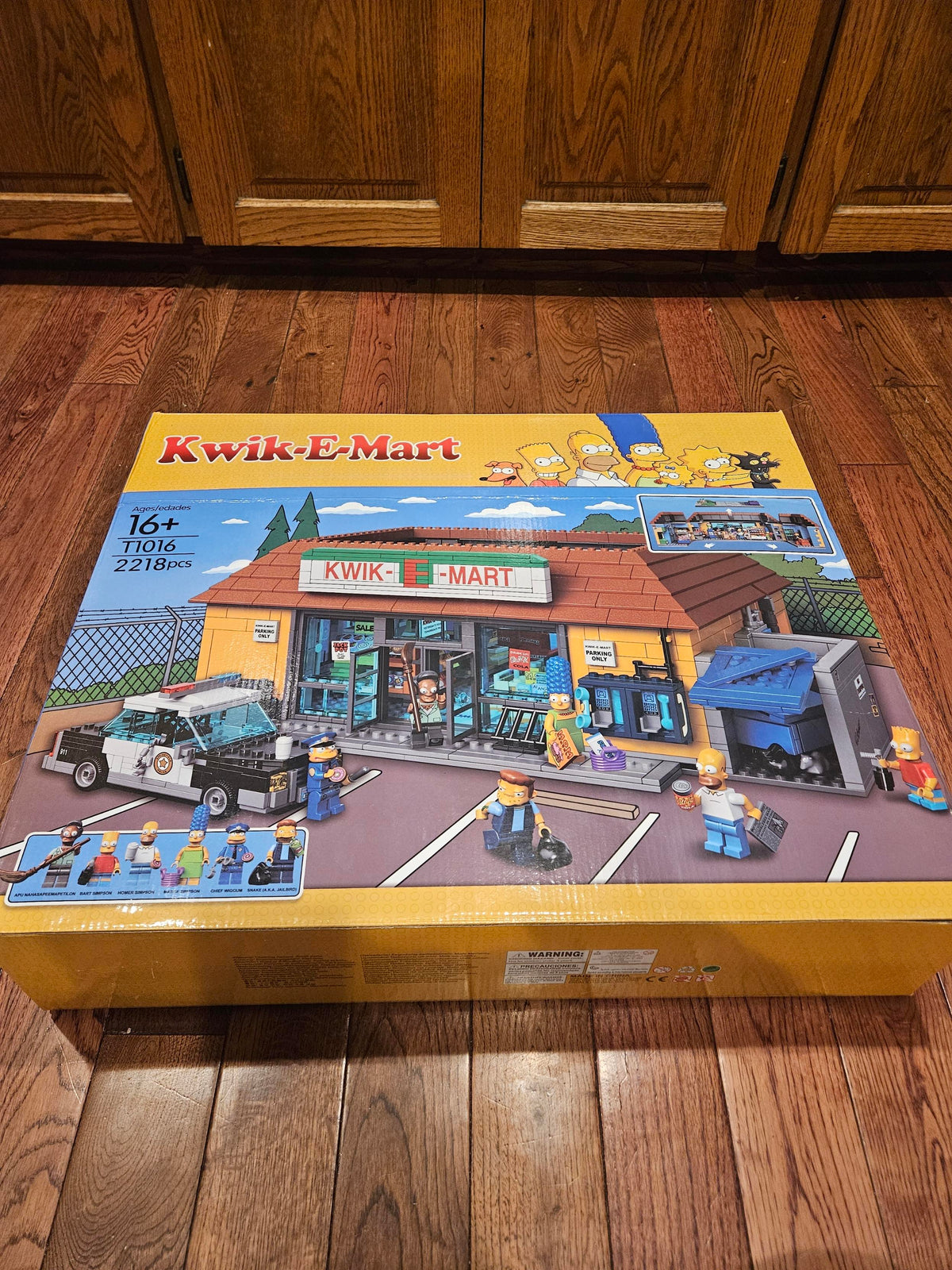 The Simpsons Kwik-E-Mart - 2179 Pieces - 71016