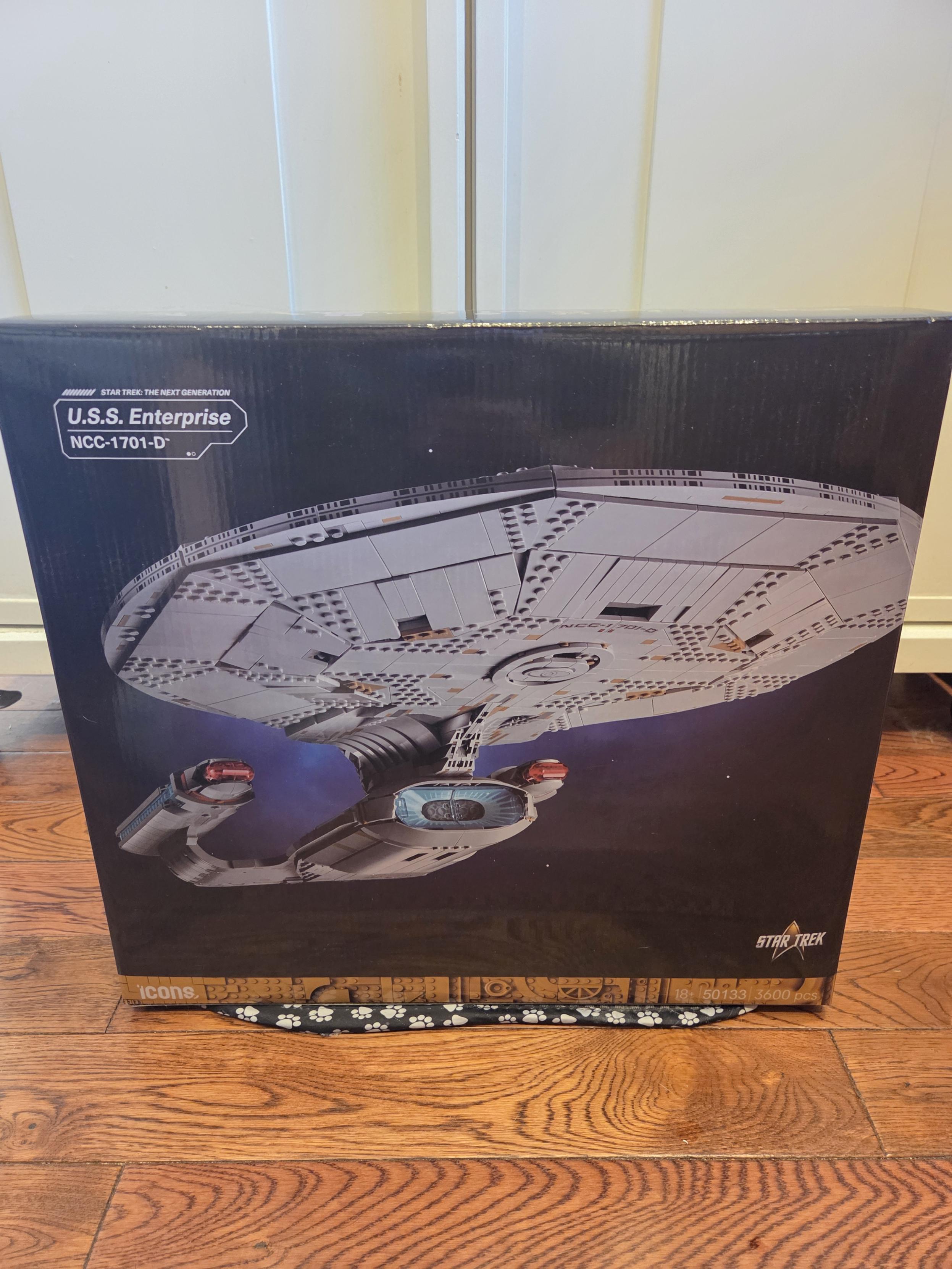Star Trek U.S.S. Enterprise NCC-1701-D - 3600 Pieces - 10356