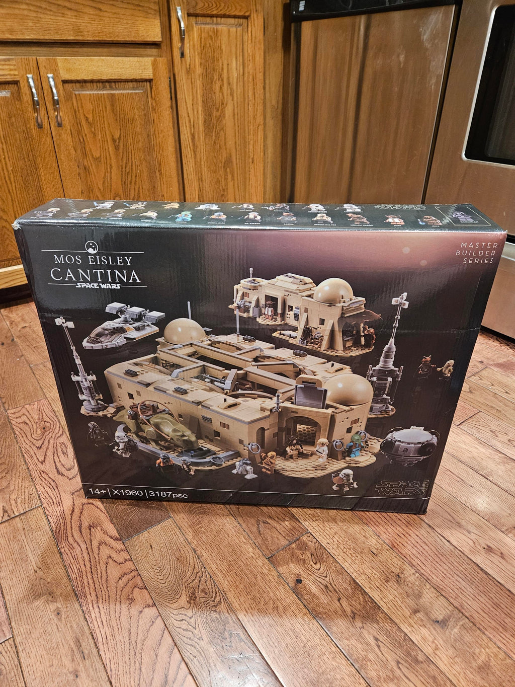 Star Wars Mos Eisley Cantina - 3187 Pieces - 75290