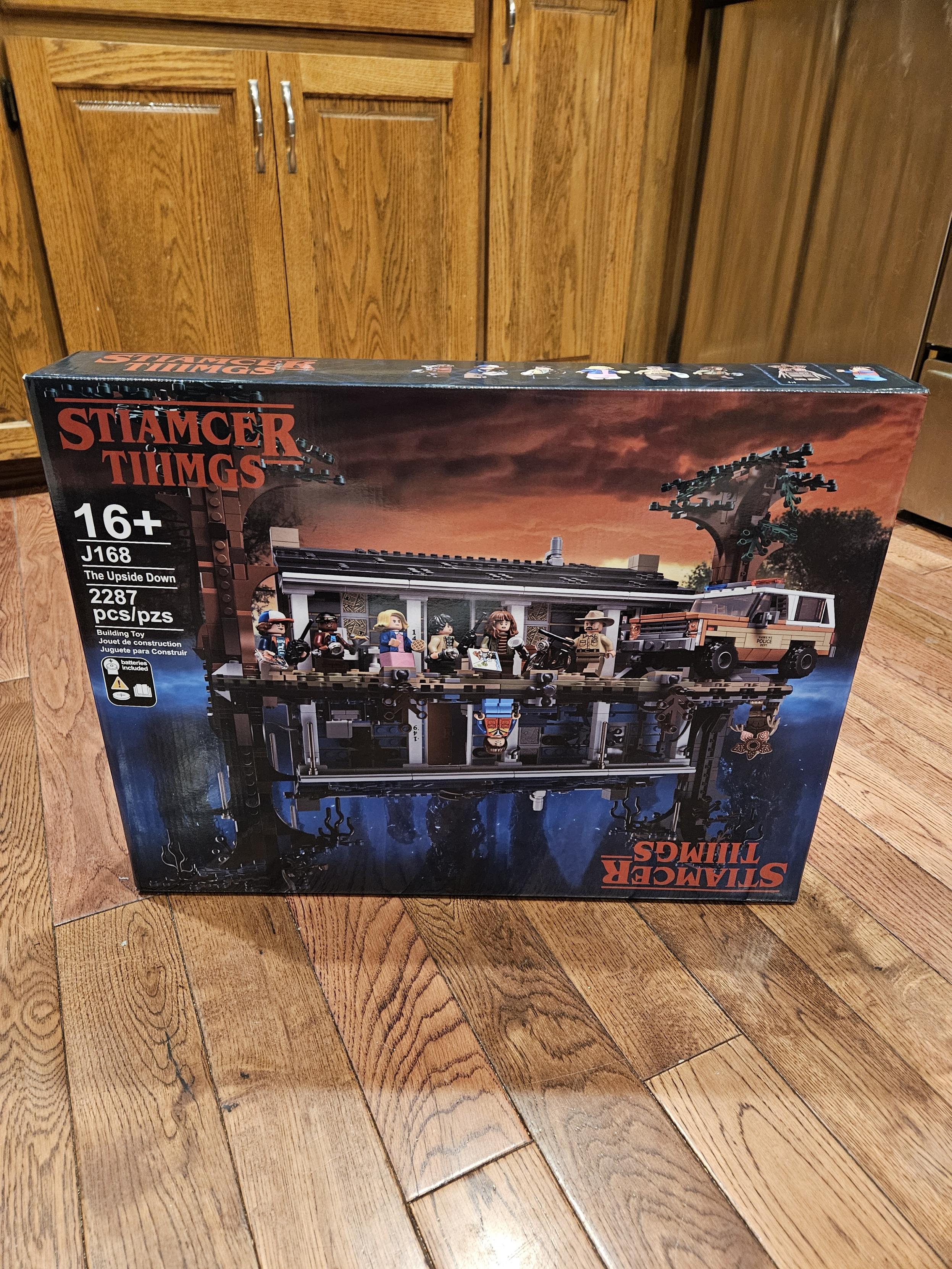 Stranger Things The Upside Down - 2287 Pieces - 75810